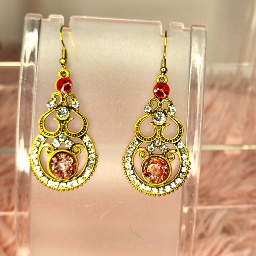 Elegant Goldtone  Statement  Earrings! (R76)